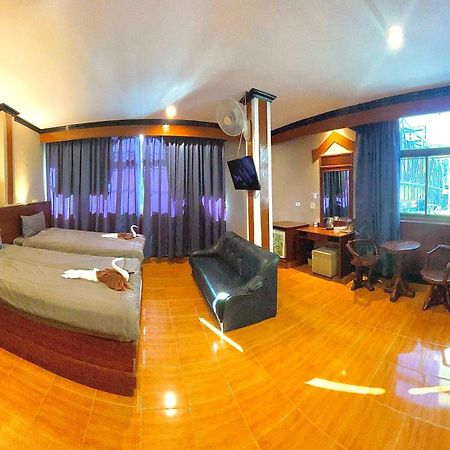 Centre Point Patong 호텔 외부 사진