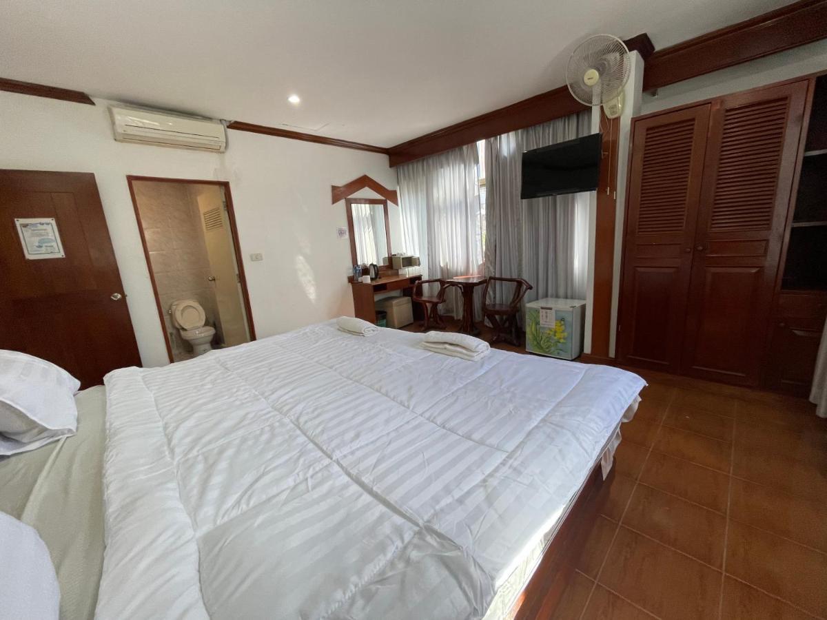 Centre Point Patong 호텔 외부 사진