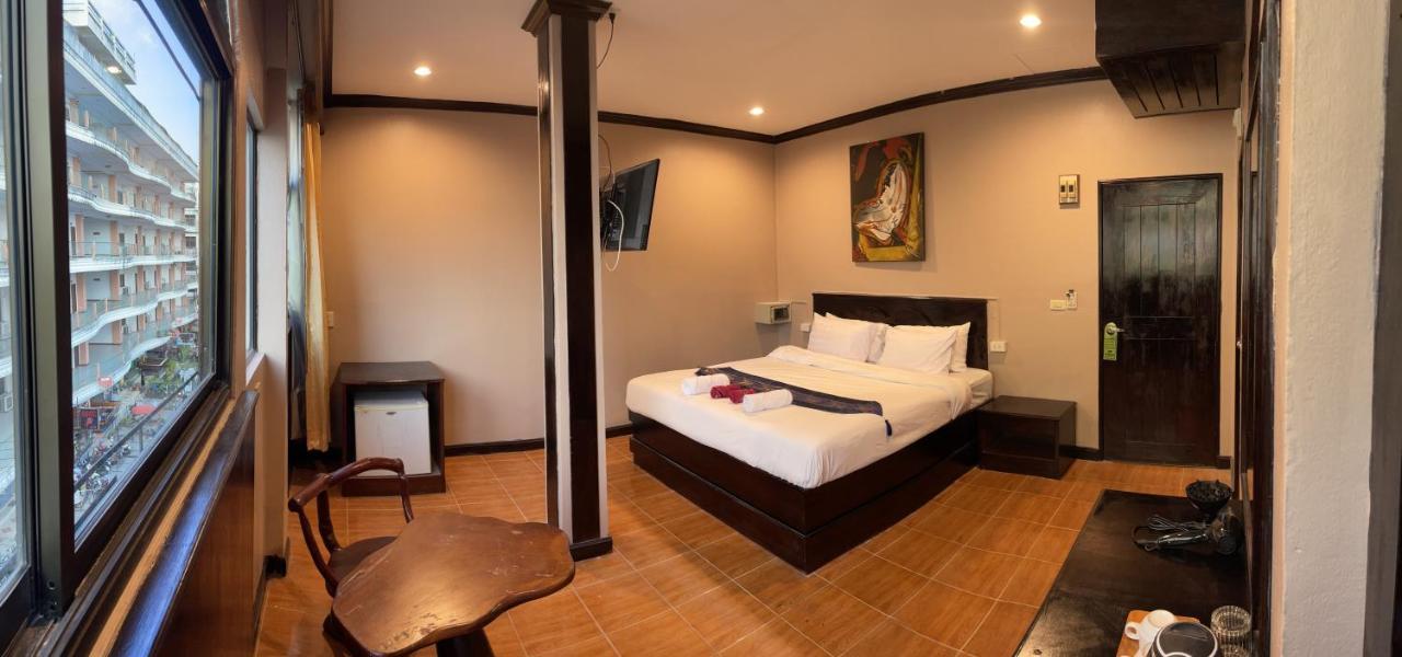 Centre Point Patong 호텔 외부 사진