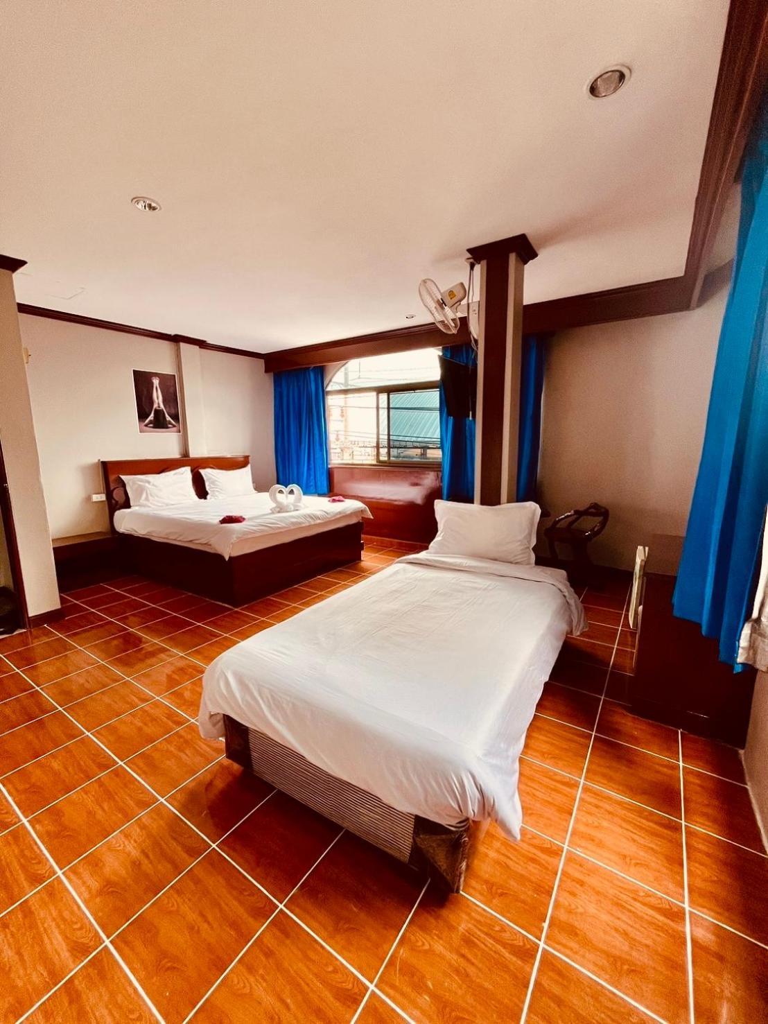 Centre Point Patong 호텔 외부 사진