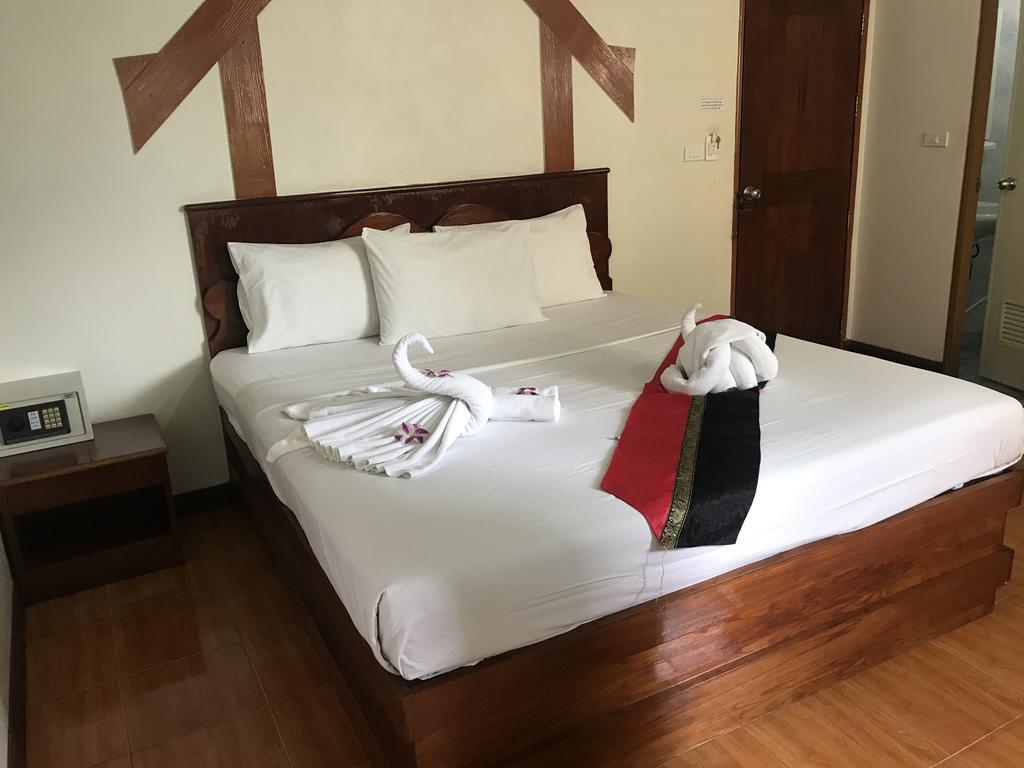 Centre Point Patong 호텔 외부 사진