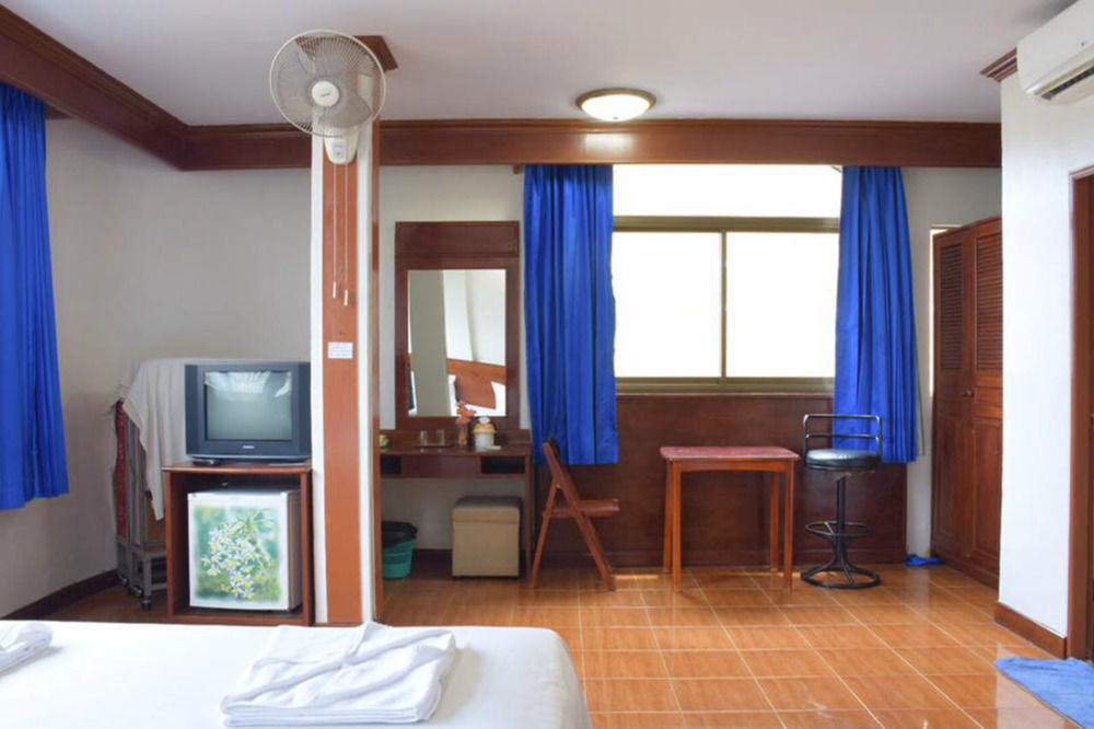 Centre Point Patong 호텔 외부 사진