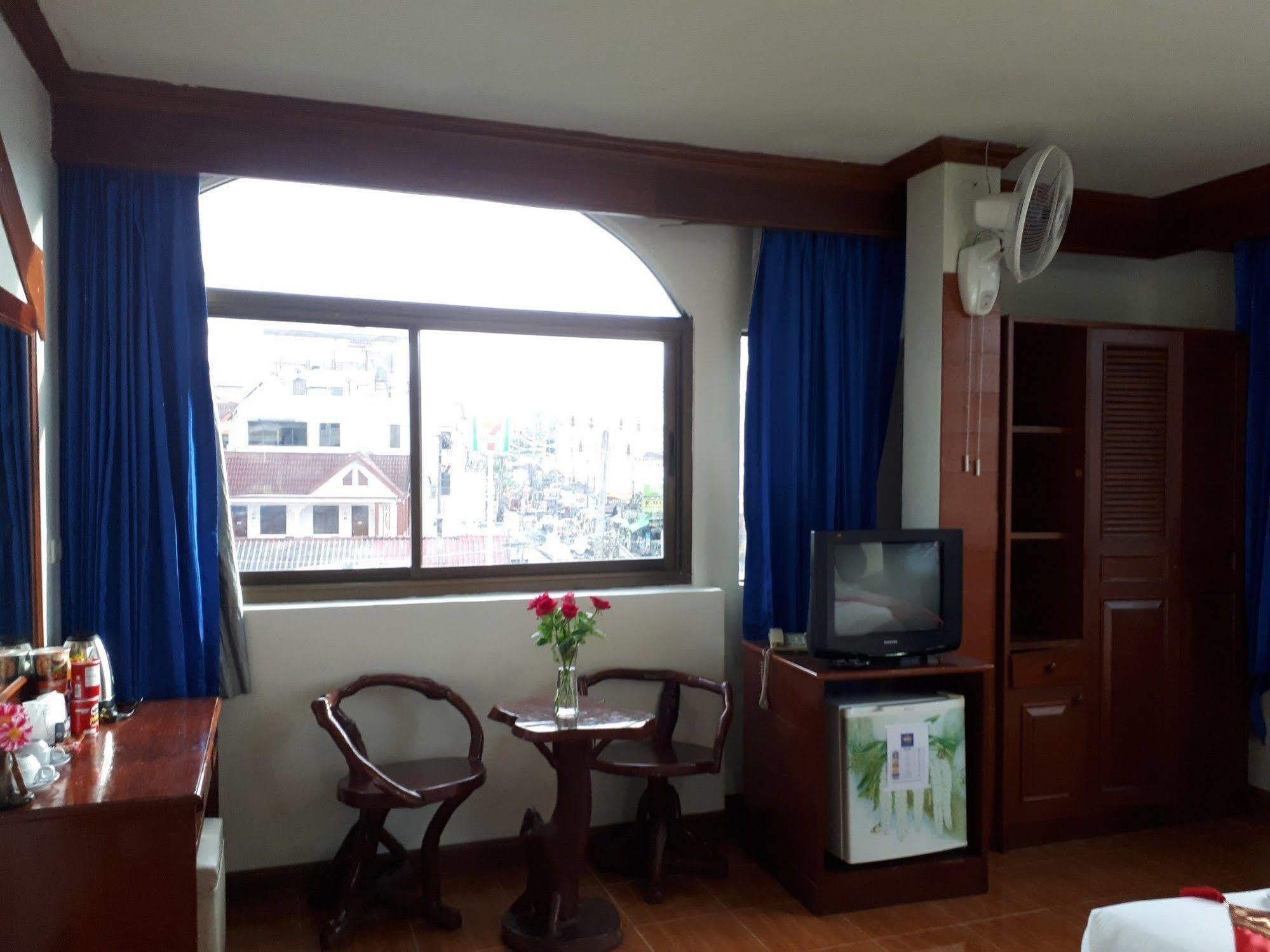 Centre Point Patong 호텔 외부 사진