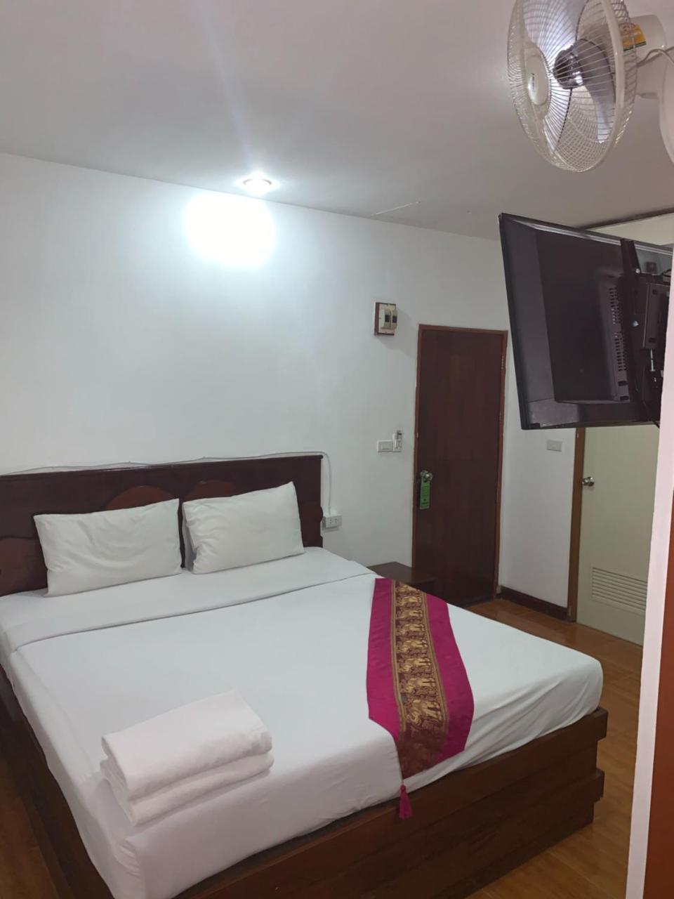 Centre Point Patong 호텔 외부 사진