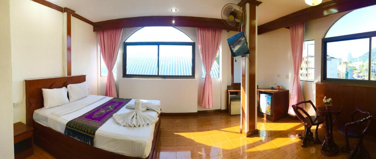Centre Point Patong 호텔 외부 사진