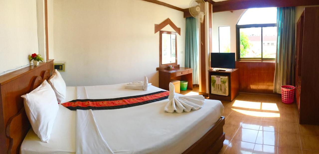 Centre Point Patong 호텔 외부 사진